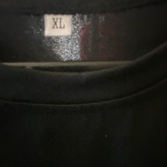 NWOT Black Sunflower Graphic Tee - Picture 5 of 8